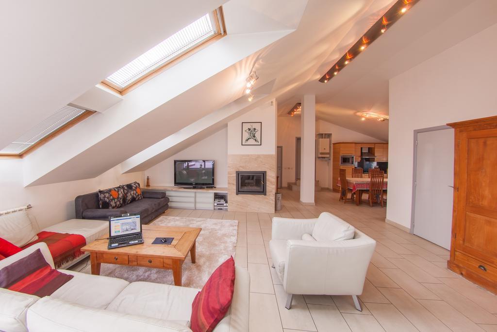 Mansard Apartment Antonovicha 4 Киев Стая снимка