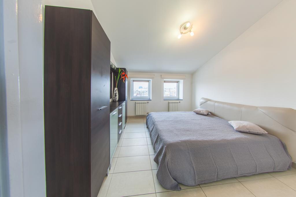 Mansard Apartment Antonovicha 4 Киев Стая снимка