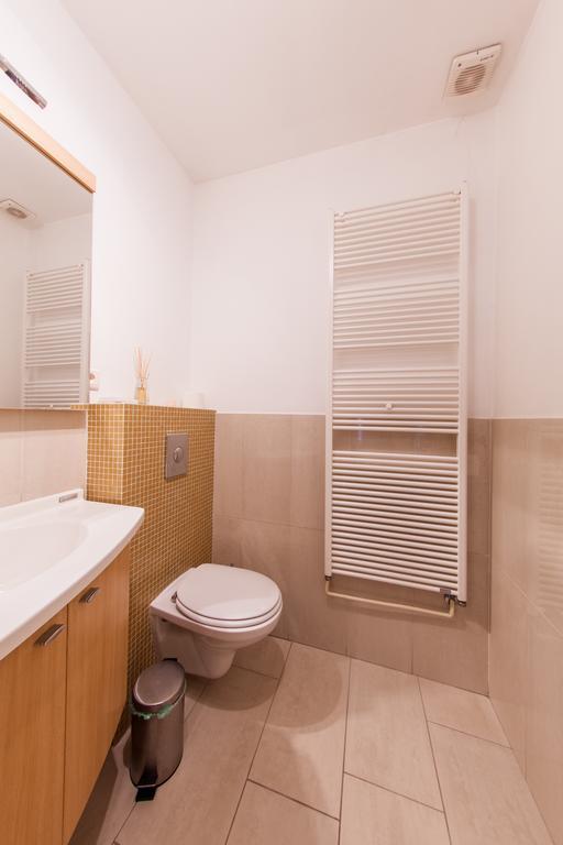 Mansard Apartment Antonovicha 4 Киев Екстериор снимка