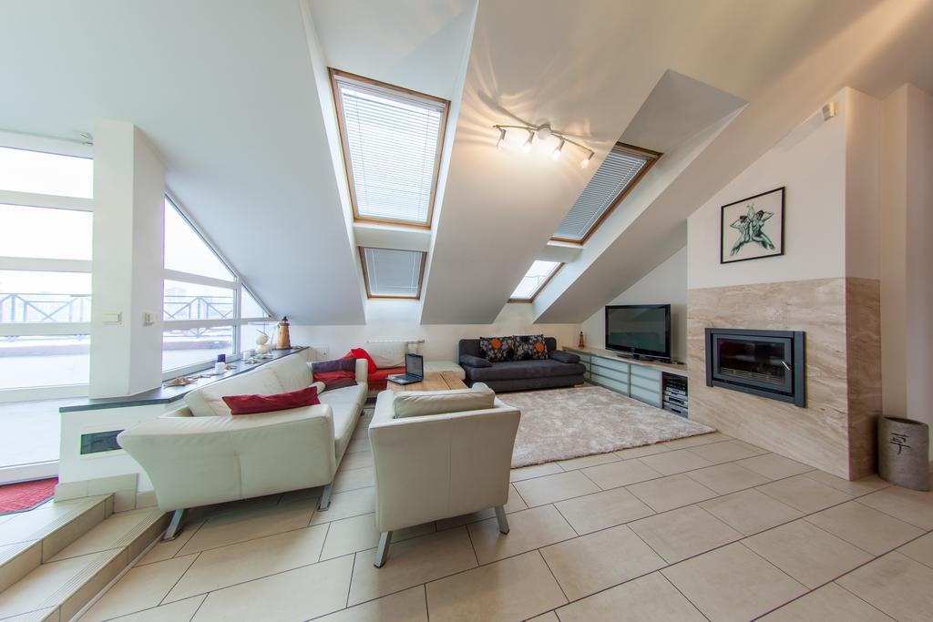 Mansard Apartment Antonovicha 4 Киев Екстериор снимка