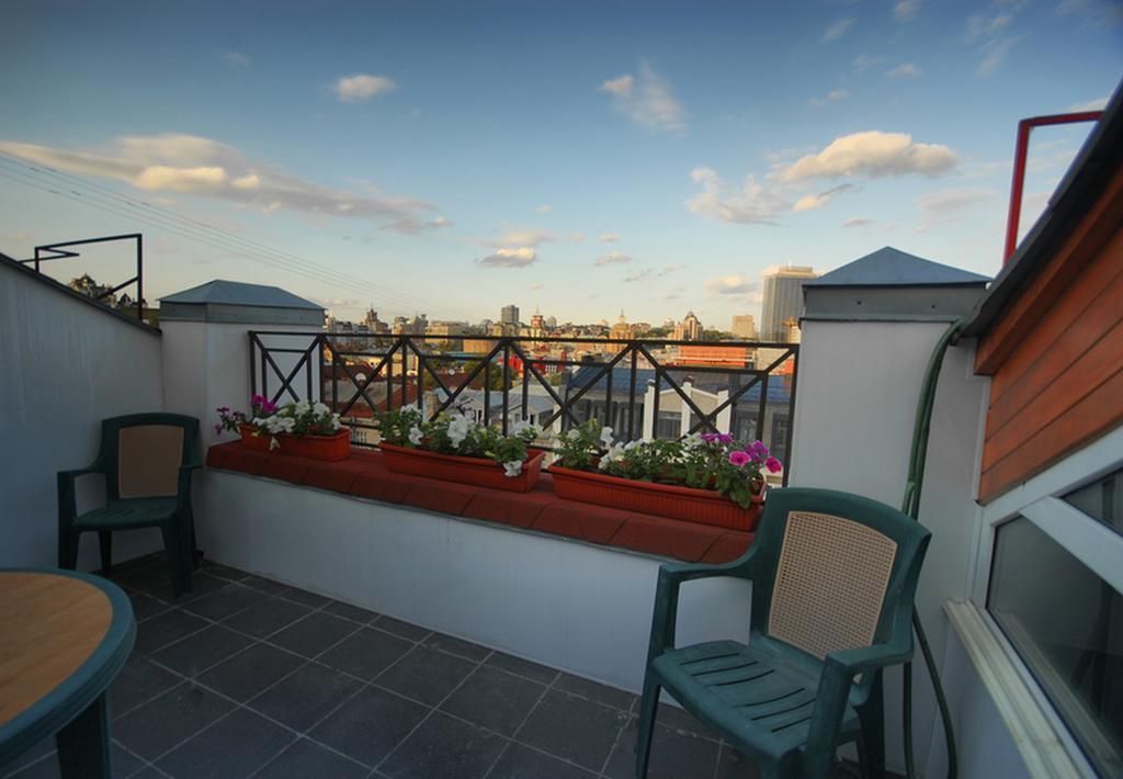 Mansard Apartment Antonovicha 4 Киев Екстериор снимка