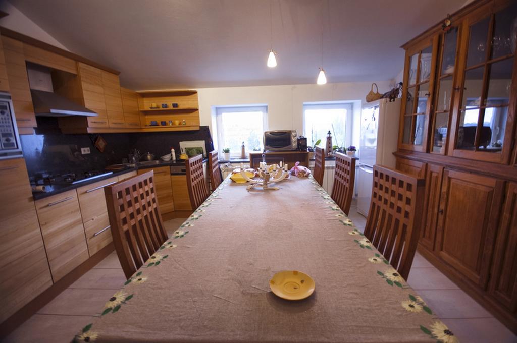 Mansard Apartment Antonovicha 4 Киев Екстериор снимка