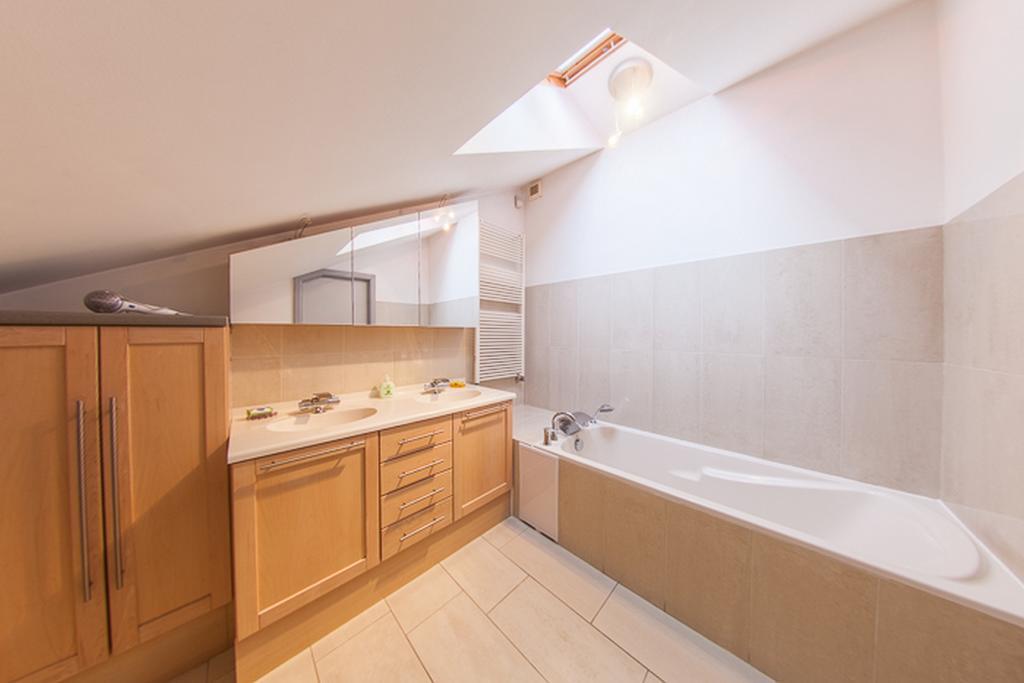 Mansard Apartment Antonovicha 4 Киев Екстериор снимка