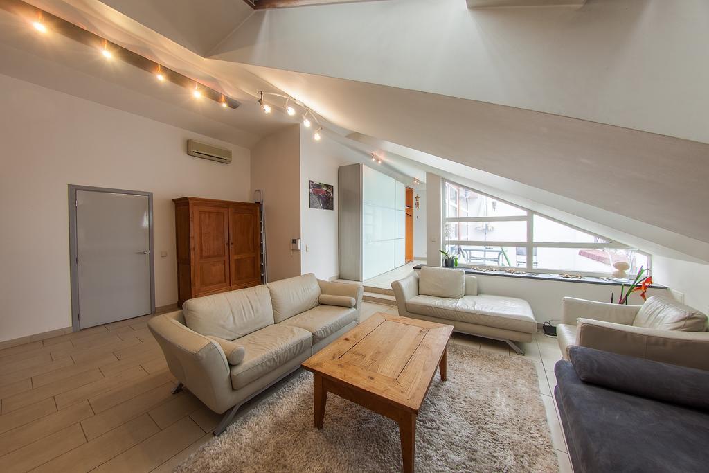 Mansard Apartment Antonovicha 4 Киев Екстериор снимка